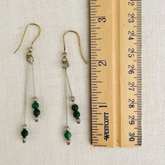 Handcrafted Womens Dangling Earings with Green Natural Stone Beads - Picture 5 of 7